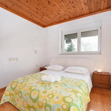 Apartman Spacious In With Private Terrace Zadar