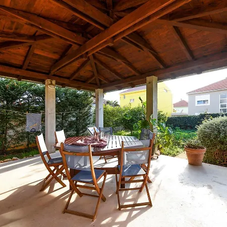 Apartman Spacious In With Private Terrace Zadar