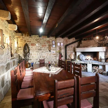Spacious In With Private Terrace Apartman